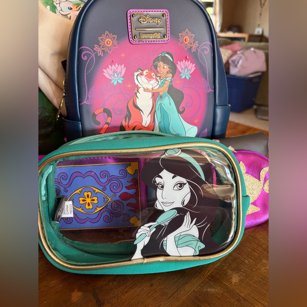 Disney Loungefly Jasmine & Rajah Navy Mini Backpack - Picture 2 of 2